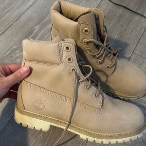 Timberland Light Tan Lace-Up Boots